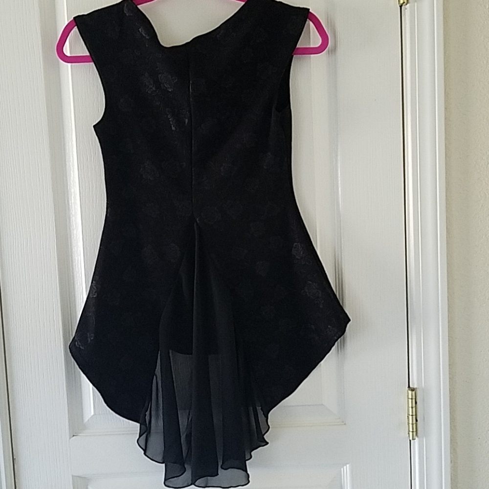 Hi Low Pull on Stretch Top